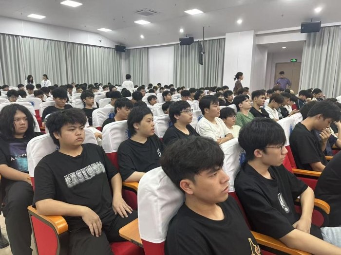 由共青团海南工商职业斗球app官网成